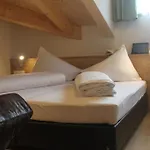 Διαμέρισμα Apart Corona Ζόλντεν