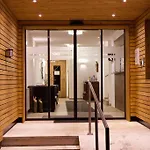 Apart Corona * Ζόλντεν