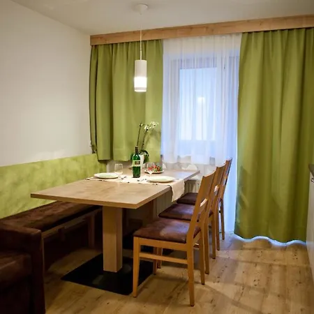 Apart Corona Appartement