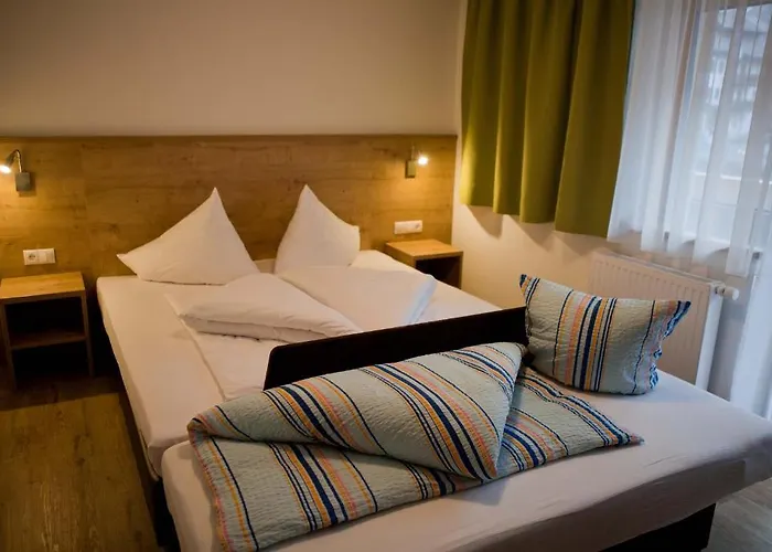 科罗娜公寓式酒店 *